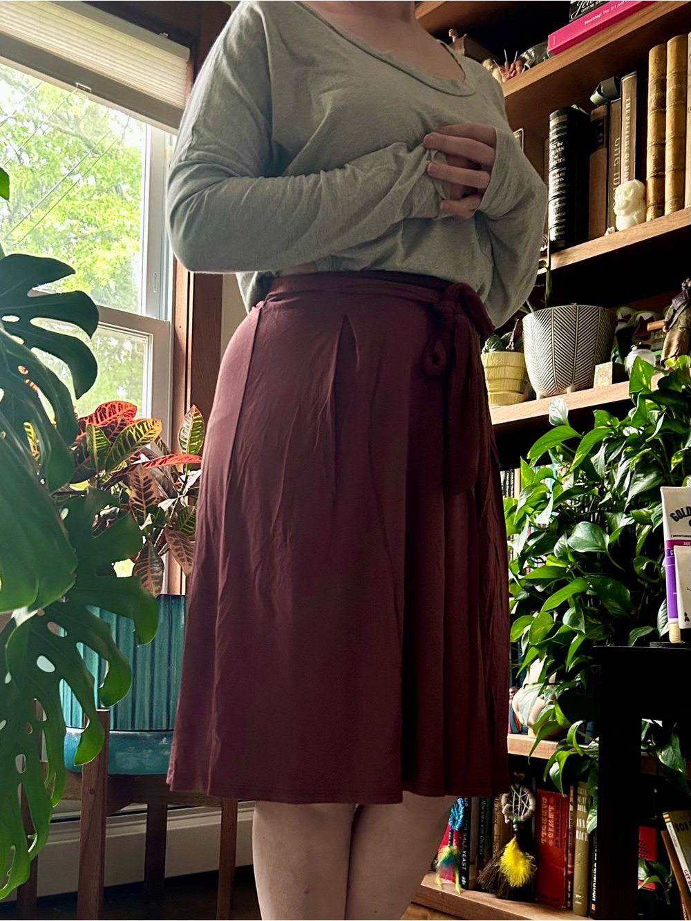Sozy Demi Midi Skirt Tie-Waist Skirt in Deep Berry Burgundy Size Small